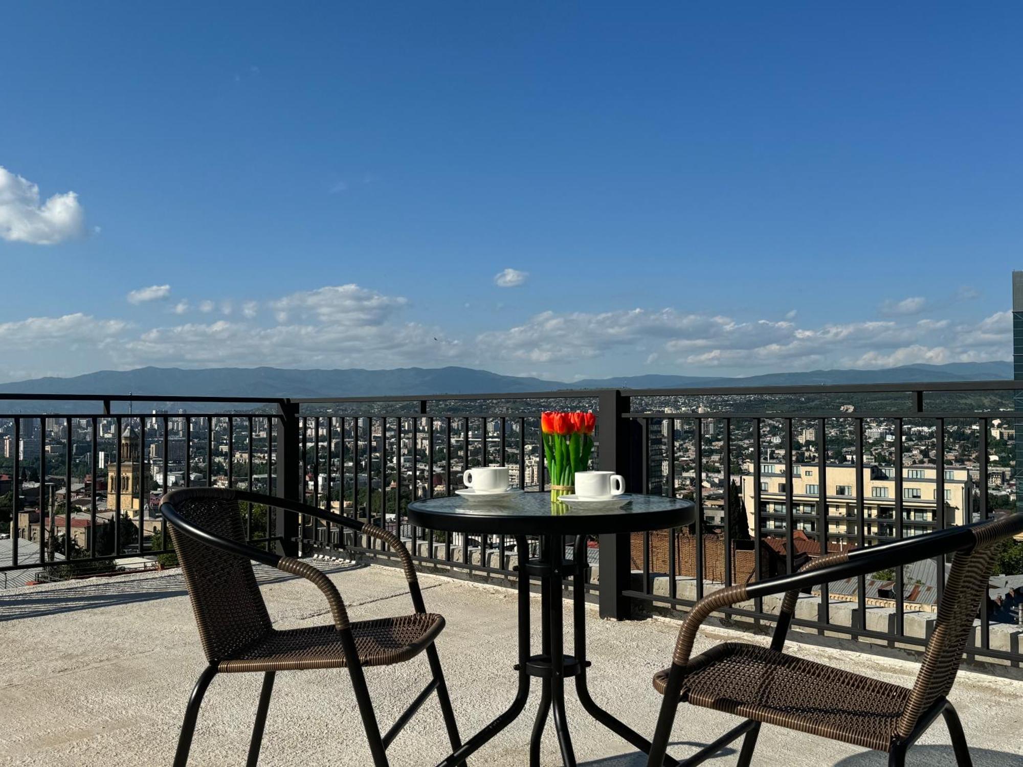 Brothers Apartments With Terrace In Old Тбилиси Экстерьер фото